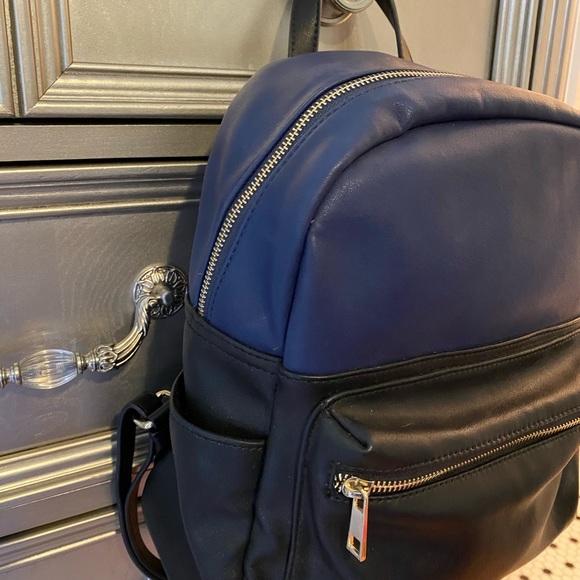 Nordstrom colorblock blue black zipper backpack - Picture 8 of 9